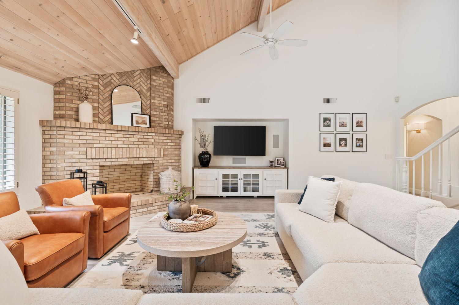 9981 North Madison Ridge Road Fresno, CA 93720 - Photo 3 of 56