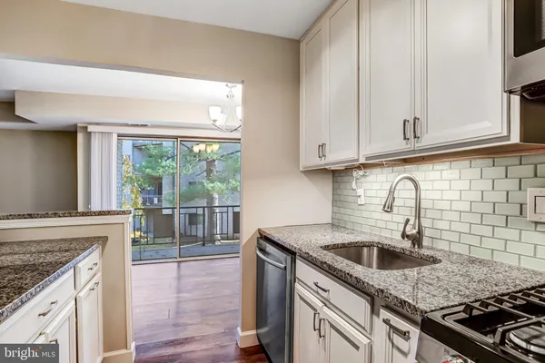 $2,000 | 12215 Braxfield Court, Unit 106, Rockville, MD 20852