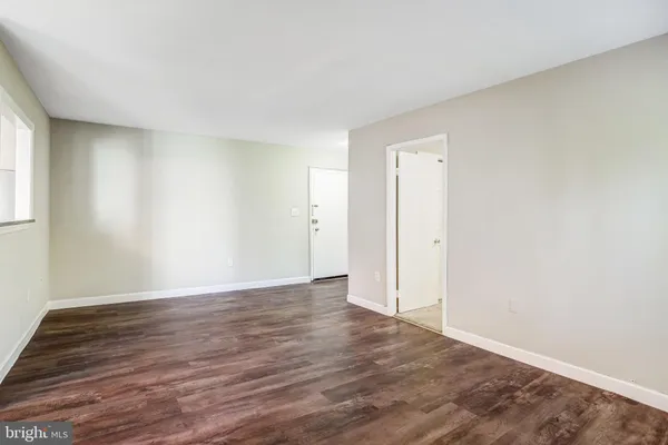 $2,000 | 12215 Braxfield Court, Unit 106, Rockville, MD 20852