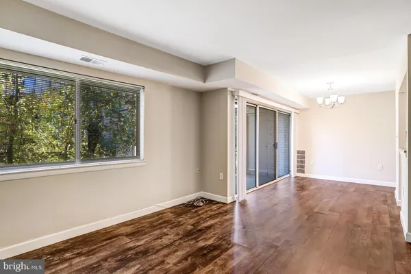 $2,000 | 12215 Braxfield Court, Unit 106, Rockville, MD 20852