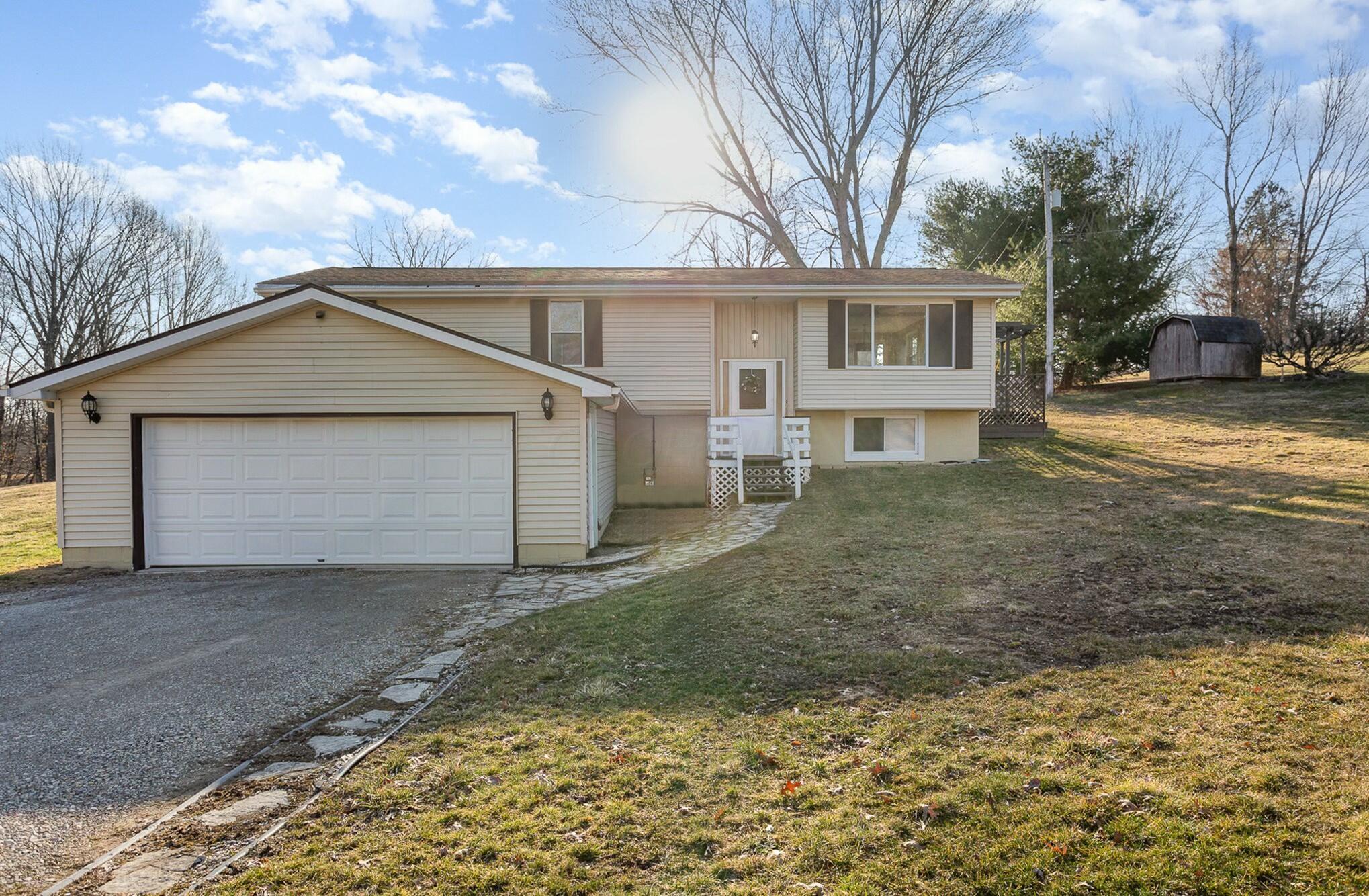 12850 Ridgeview Drive New Concord, OH 43762 - Photo 5 of 42 tempImage96NfOb