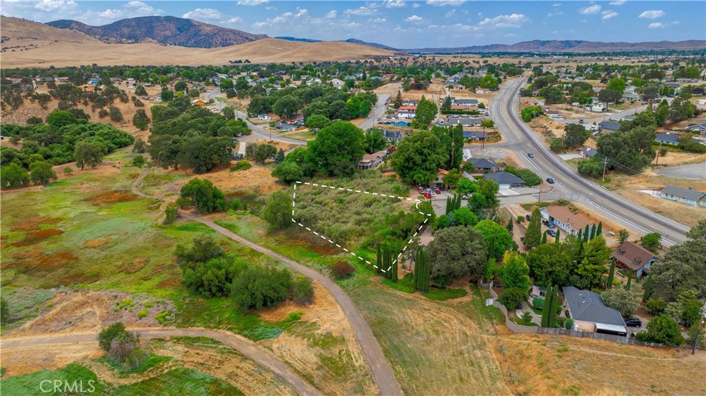 22470 Fontana Street Tehachapi, CA 93561 - Photo 12 of 31 Gallery Image 12