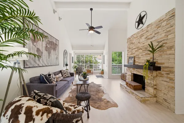 $185,000 | 2100 Tanglewilde Street, Unit 750, Houston, TX 77063