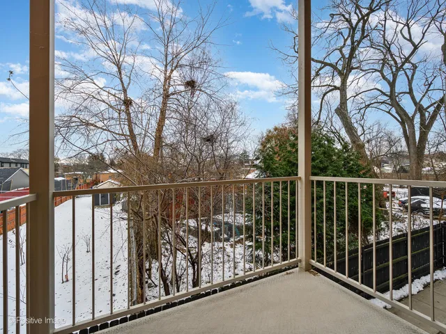 $2,500 | 4111 North Narragansett Avenue, Unit 204, Chicago, IL 60634