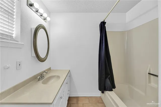 $1,400 | 1001 North 15th Street, McAllen, TX 78501