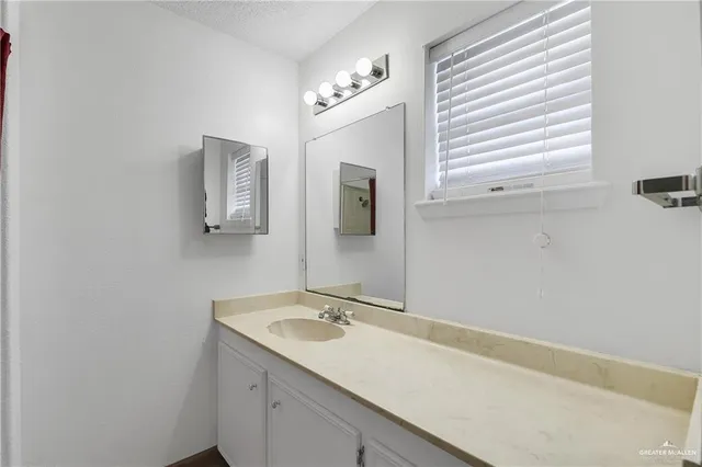 $1,400 | 1001 North 15th Street, McAllen, TX 78501
