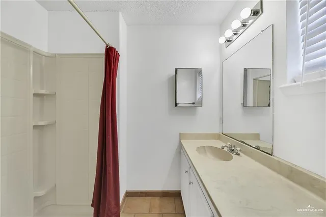 $1,400 | 1001 North 15th Street, McAllen, TX 78501