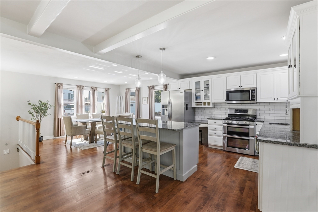 60 R Jasper Street Saugus, MA 01906 - Photo 7 of 33