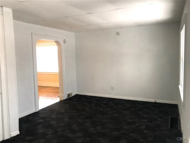 $138,500 | 110 Spring Lane, Syracuse, NY 13208