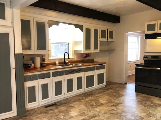 $138,500 | 110 Spring Lane, Syracuse, NY 13208