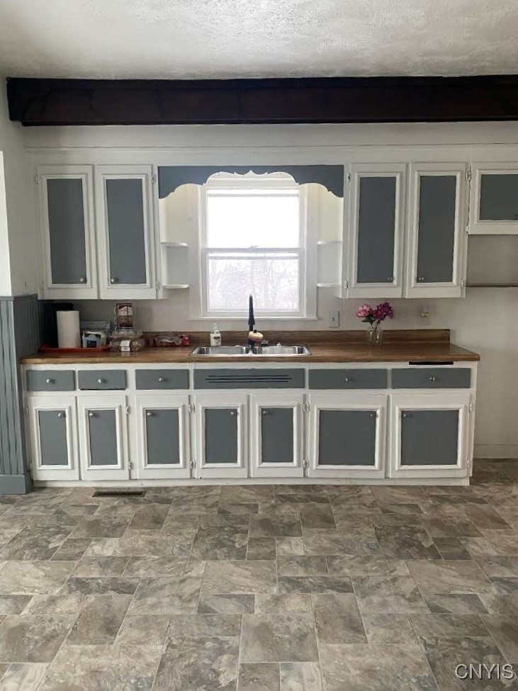 110 Spring Lane Syracuse, NY 13208 - Photo 17 of 40 Kitchen