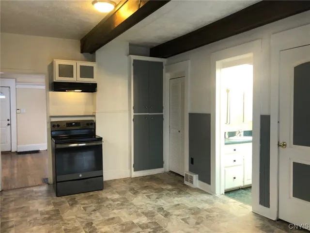 $138,500 | 110 Spring Lane, Syracuse, NY 13208