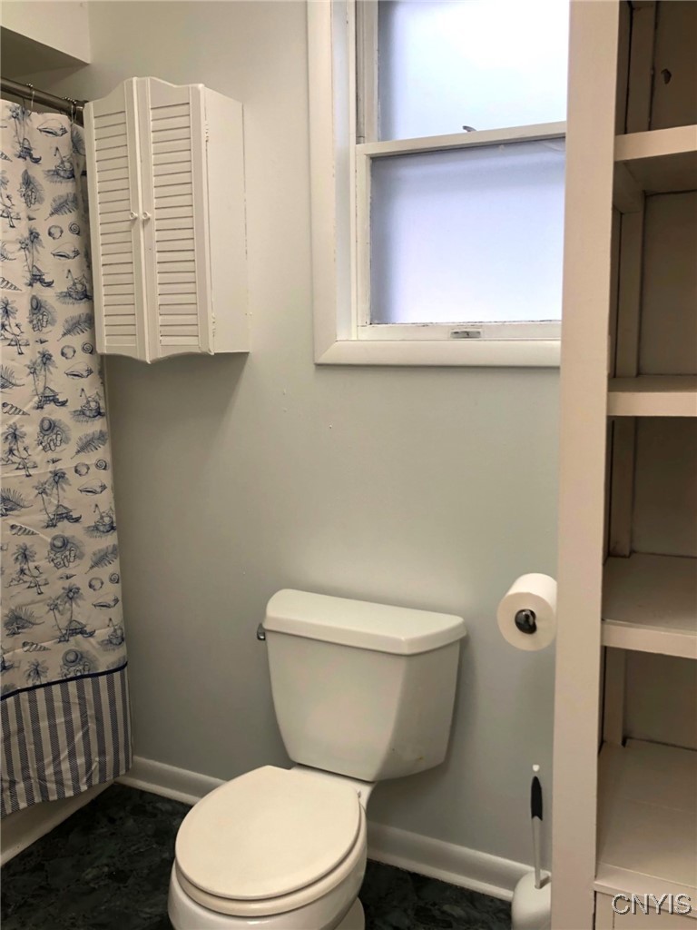 110 Spring Lane Syracuse, NY 13208 - Photo 20 of 40 1st floor bath