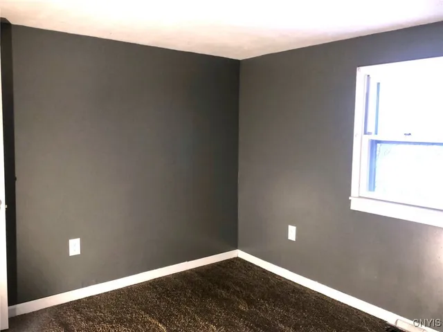 $138,500 | 110 Spring Lane, Syracuse, NY 13208