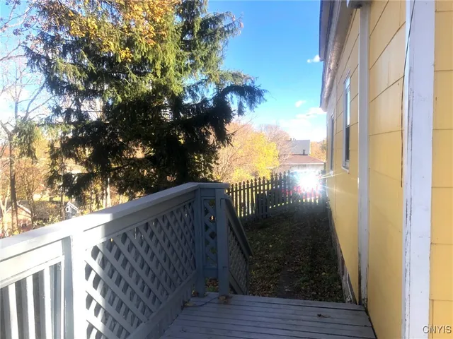 $138,500 | 110 Spring Lane, Syracuse, NY 13208