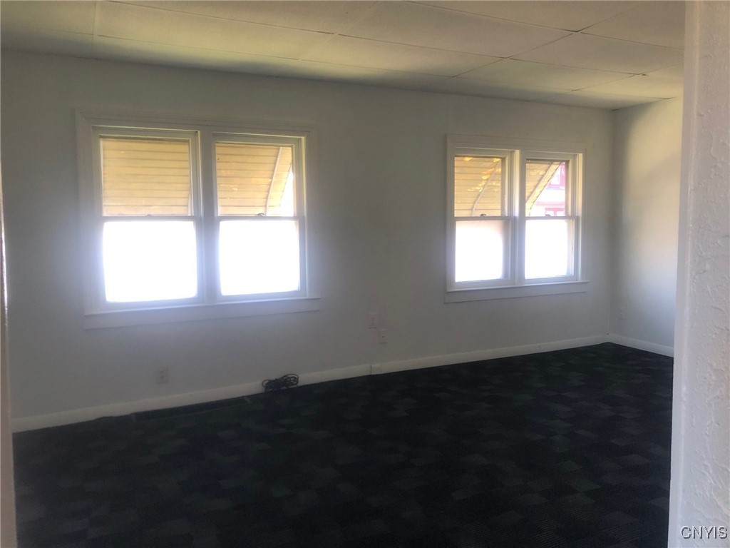 110 Spring Lane Syracuse, NY 13208 - Photo 8 of 40 Living Room