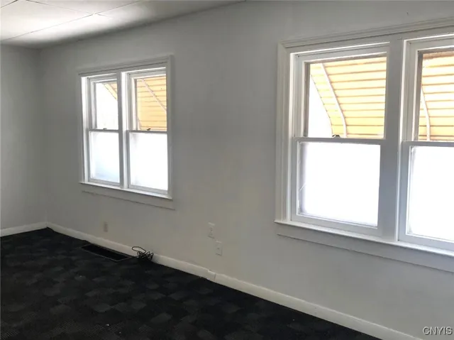 $138,500 | 110 Spring Lane, Syracuse, NY 13208