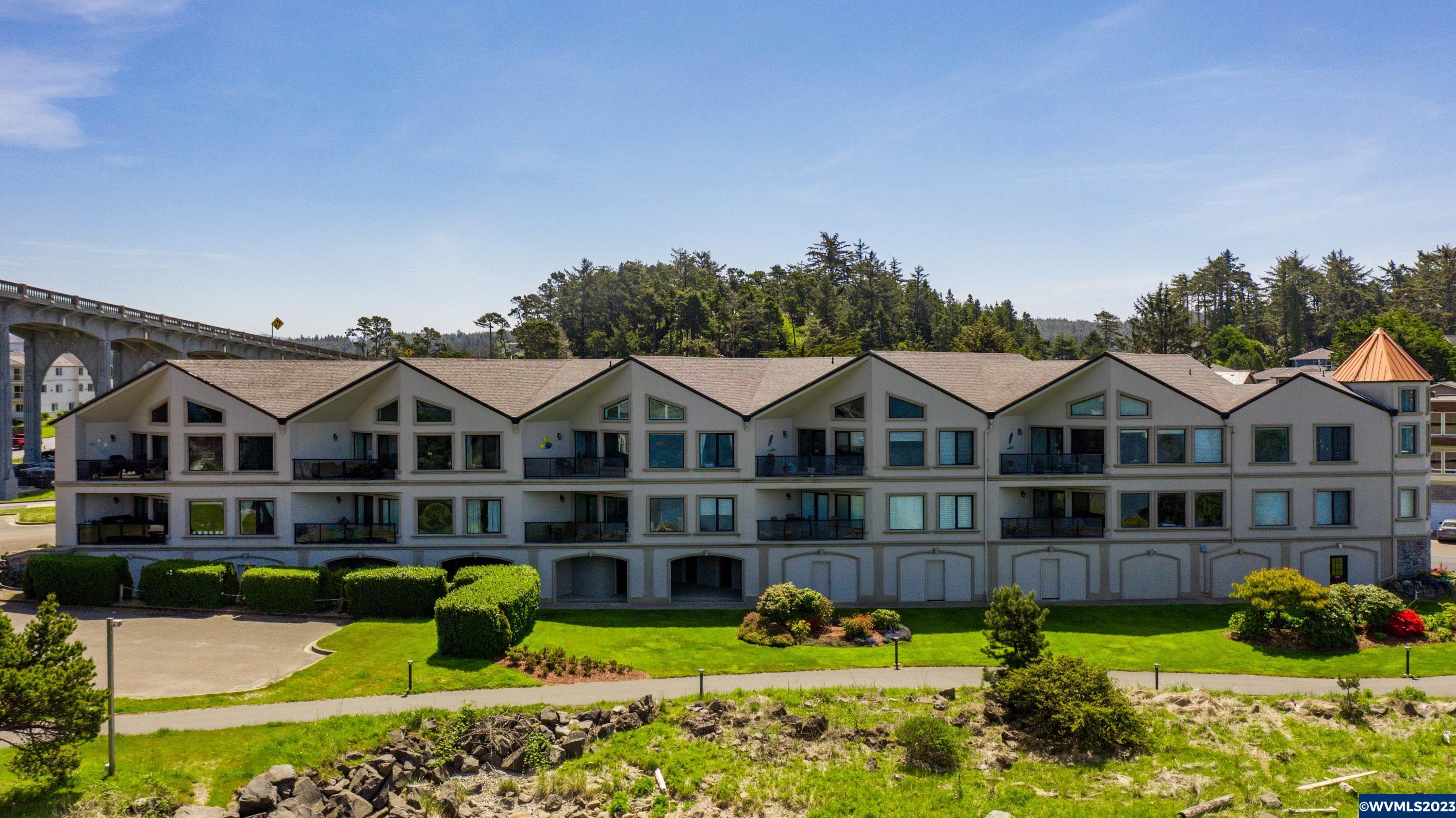 144 Southwest 26th Street Newport, OR 97366 - Photo 5 of 42
