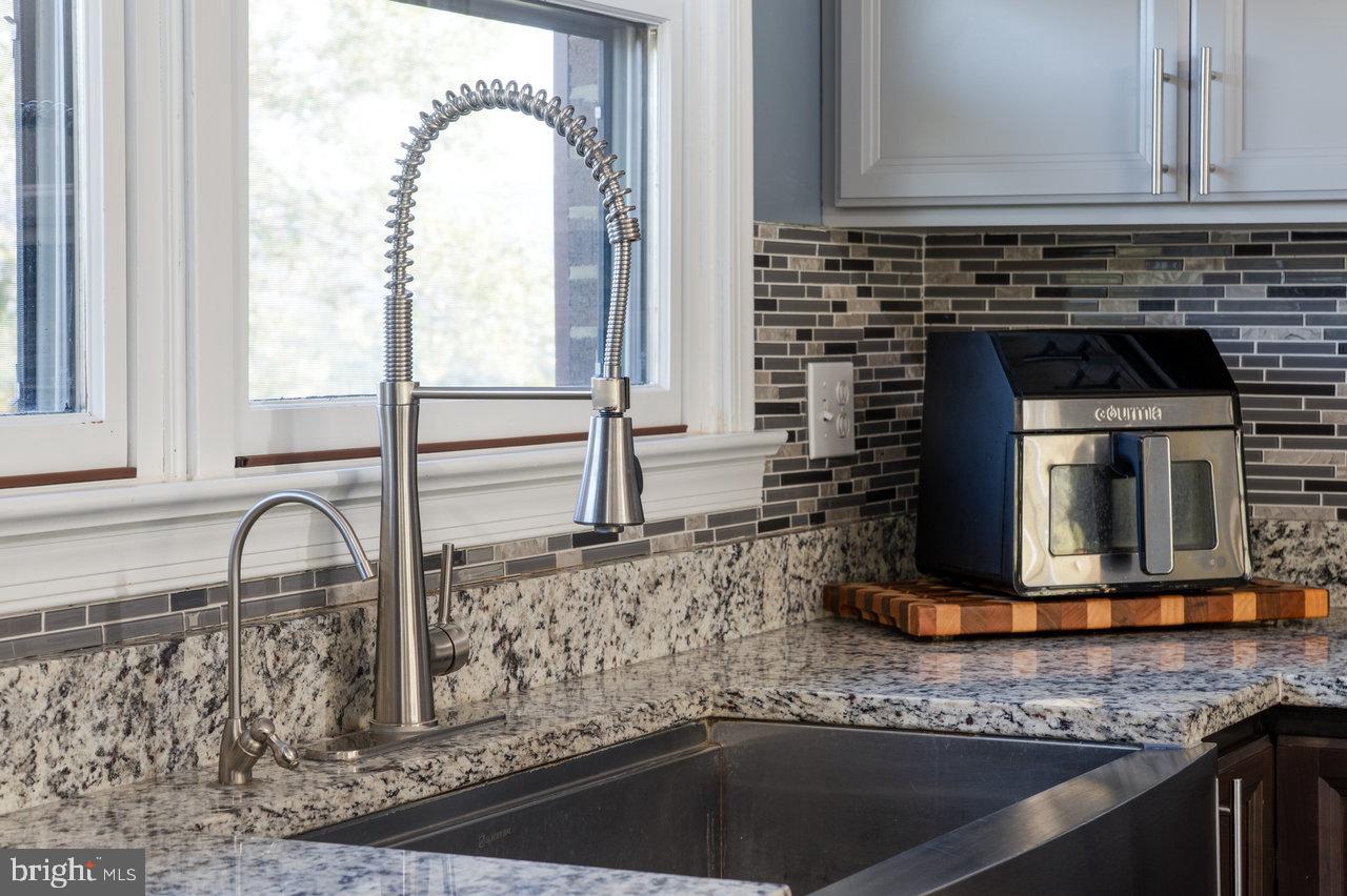 212 Whitacre Road Gore, VA 22637 - Photo 21 of 100 Sleek kitchen with modern finishes.