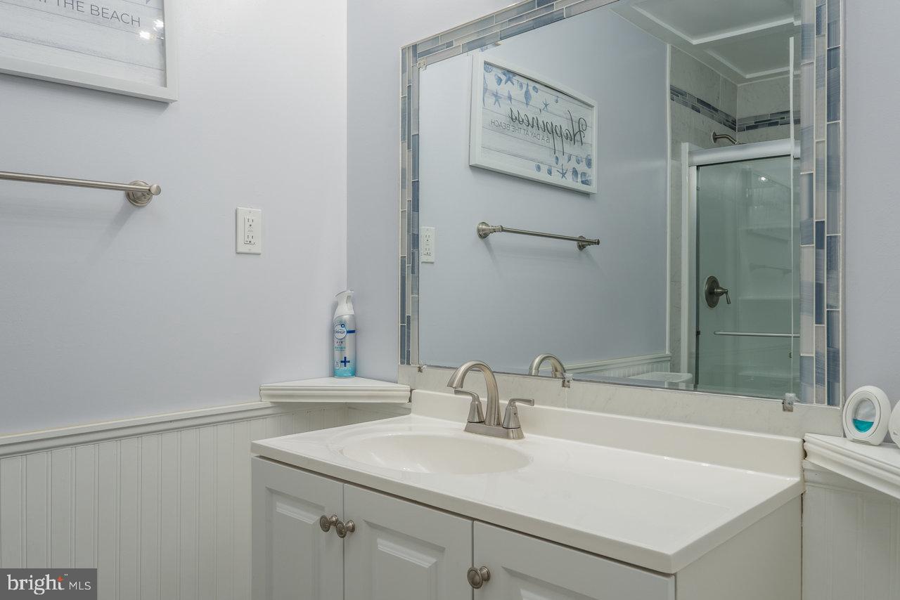 212 Whitacre Road Gore, VA 22637 - Photo 51 of 100 a bathroom with a sink and a bathtub