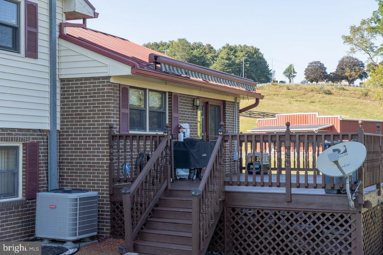 212 Whitacre Road Gore, VA 22637 - Photo 9 of 100 Charming home with inviting deck and views.