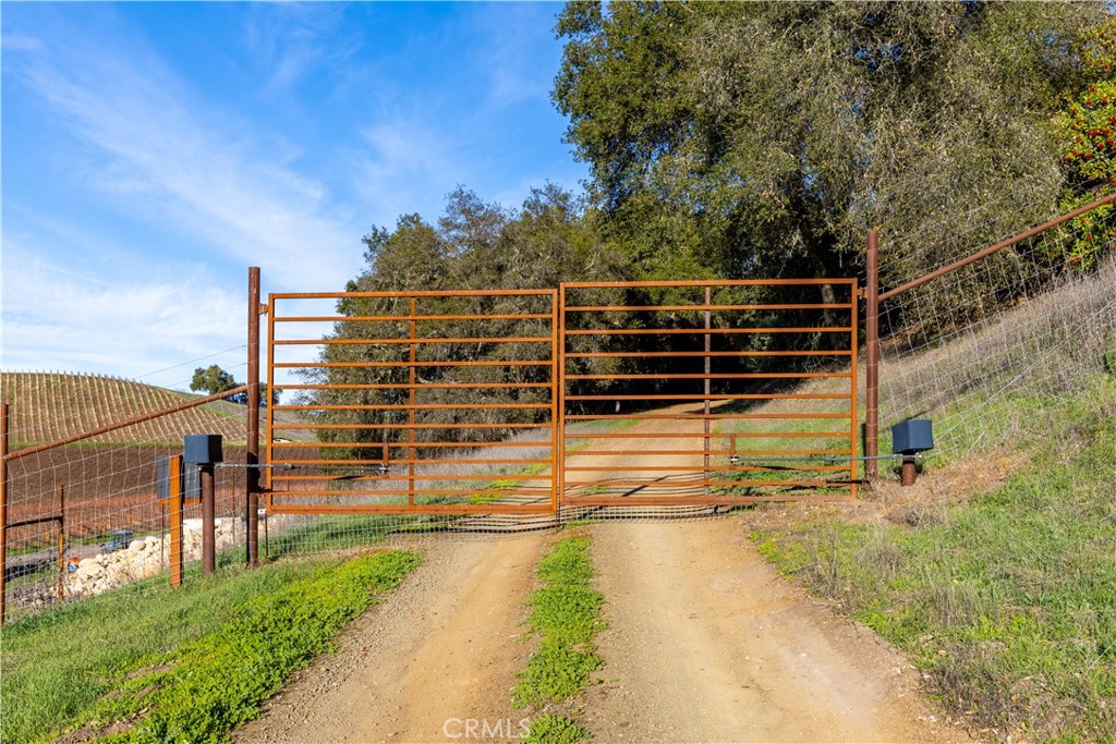 0 Adelaida Road Paso Robles, CA 93446 - Photo 36 of 36 a view of an ocean with a building