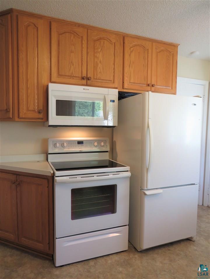 2109 Hutchinson Road Duluth, MN 55811 - Photo 9 of 32 Gallery Image 9