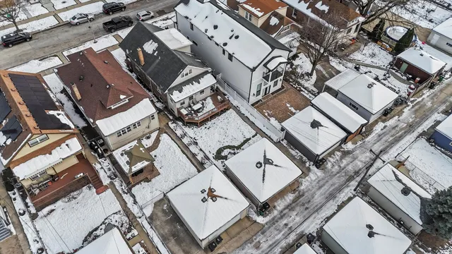 $439,900 | 2716 Grove Avenue, Berwyn, IL 60402