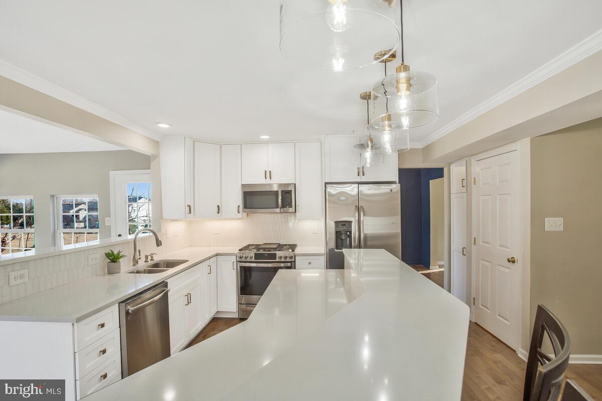 15108 Red Ridge Place Bowie, MD 20715 - Photo 16 of 64 Quartz Counter Tops