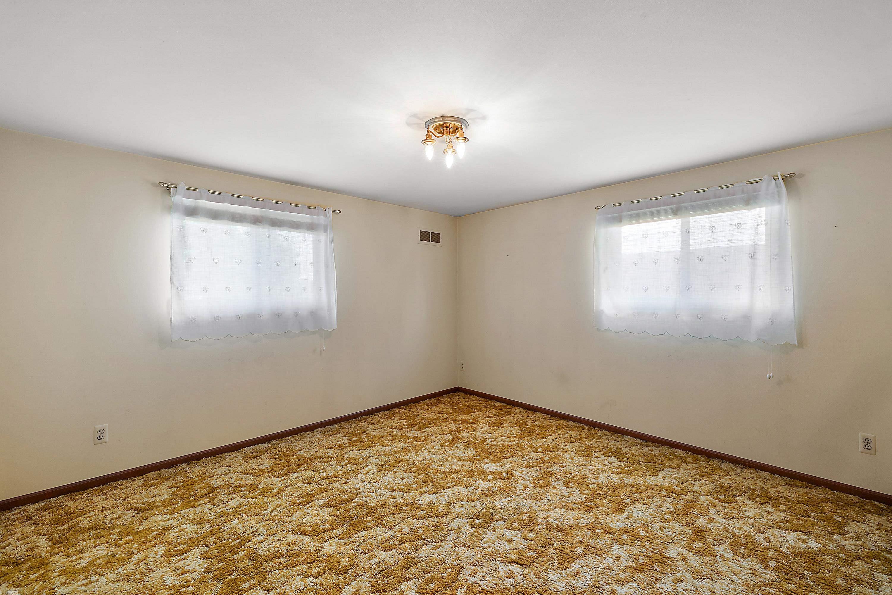 656 Canterbury Road Grosse Pointe, MI 48236 - Photo 49 of 77 50151523-1fa3b40d-ab36-404d-b612-ffdcdeae6435.JPG