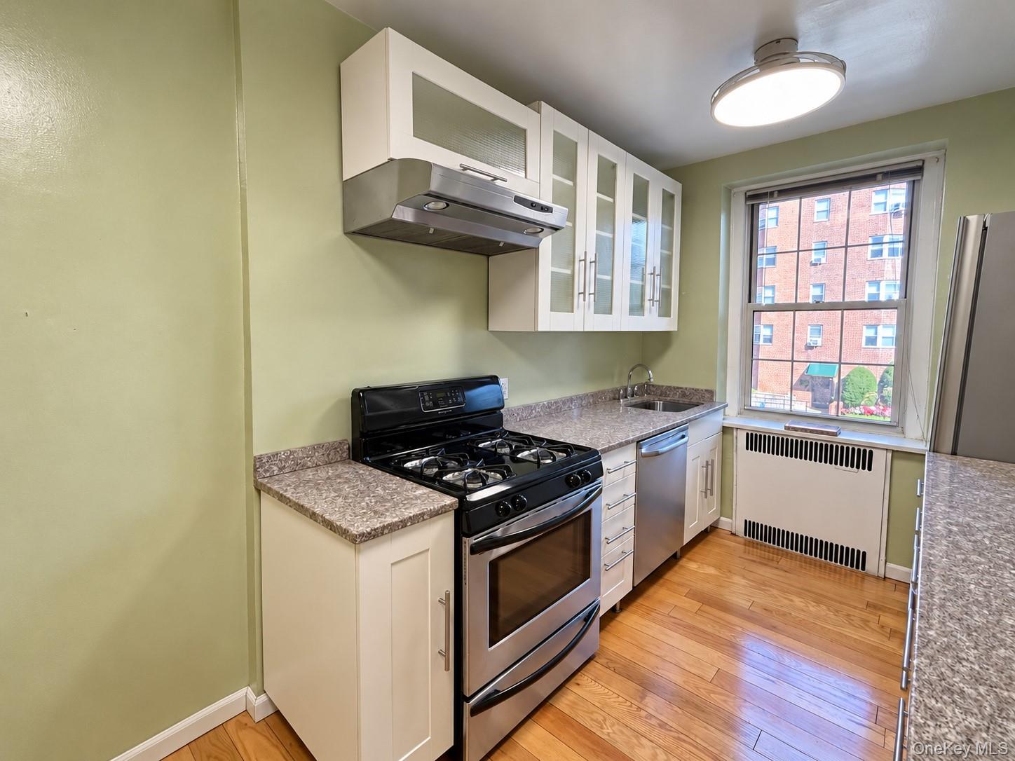 253 Garth Road, Unit 2A Scarsdale, NY 10583 - Photo 9 of 25 beautiful sunlight-gleaming hardwood floors
