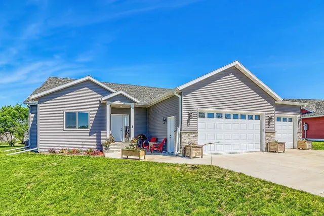 $395,000 | 714 11th Street Northwest, Perham, MN 56573