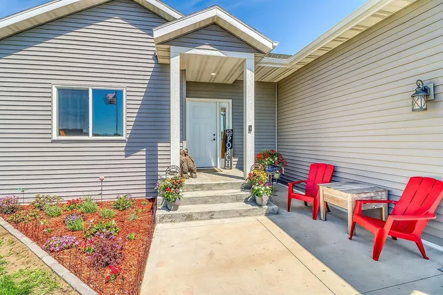 $395,000 | 714 11th Street Northwest, Perham, MN 56573