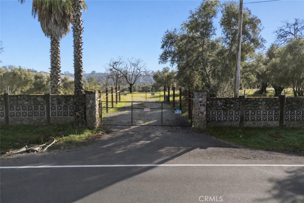 7300 Lower Wyandotte Road Oroville, CA 95966 - Photo 1 of 19 a view of a yard and street view
