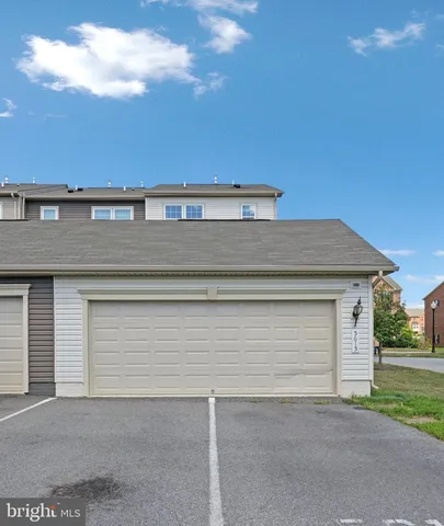 $425,000 | 5615 Barnstormers Lane, Waldorf, MD 20602