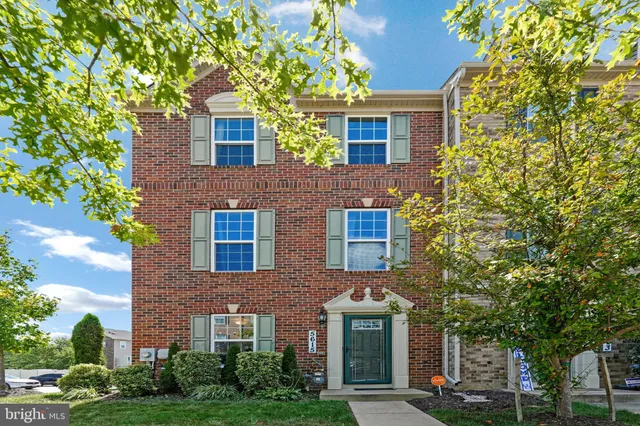 $425,000 | 5615 Barnstormers Lane, Waldorf, MD 20602