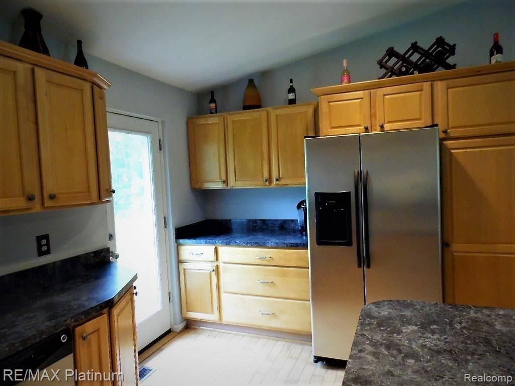 10414 Faussett Road Fenton, MI 48430 - Photo 6 of 28 Kitchen