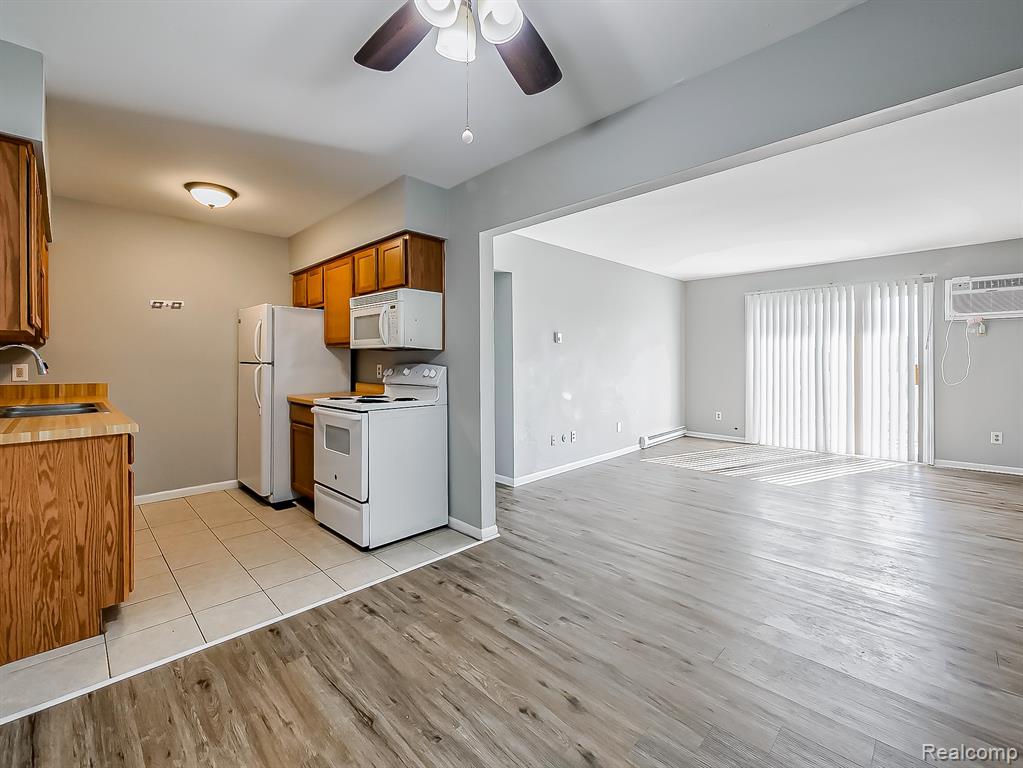 121 East Van Riper Road, Unit 6 Fowlerville, MI 48836 - Photo 5 of 23