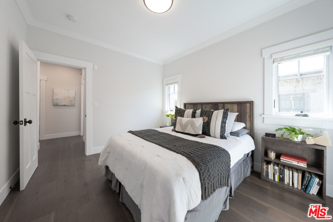 385 North Wilton Place Los Angeles, CA 90004 - Photo 26 of 53