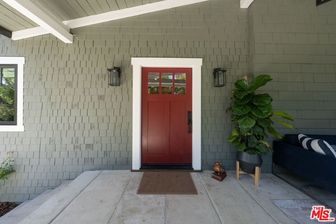 385 North Wilton Place Los Angeles, CA 90004 - Photo 4 of 53 a view of a entrance door of the house
