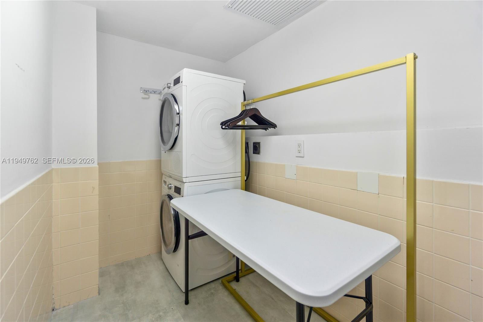 100 Lincoln Road, Unit 1447 Miami Beach, FL 33139 - Photo 23 of 39 a view of entryway with furniture