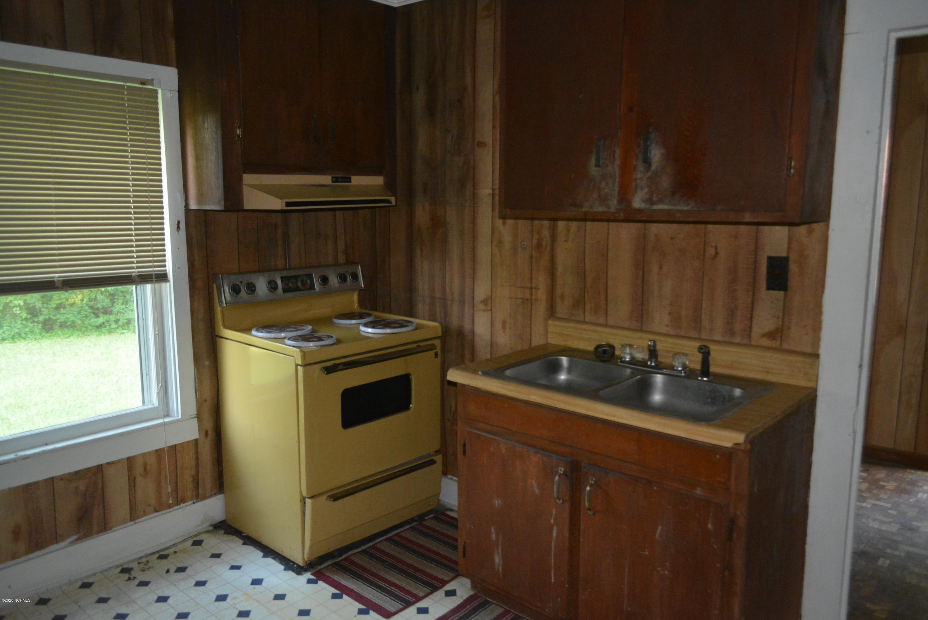 103 Northeast Street Spring Hope, NC 27882 - Photo 9 of 29 DSC_0650