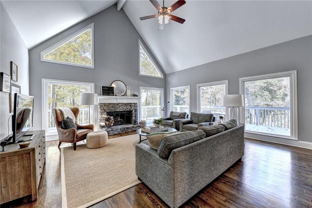 4045 Schooner Ridge Alpharetta, GA 30005 - Photo 1 of 1 Large great room for entertaining.