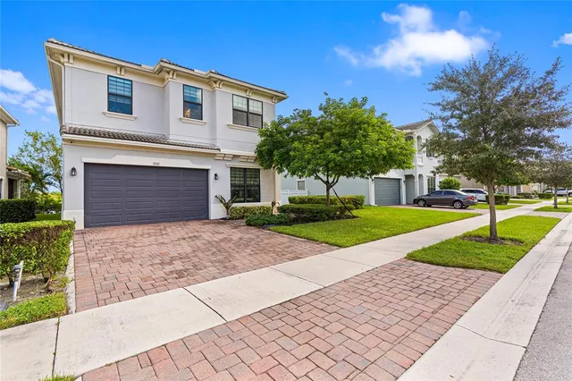 $829,900 | 3821 Northwest 87th Way, Coral Springs, FL 33065