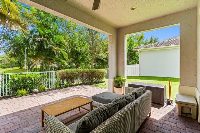 $829,900 | 3821 Northwest 87th Way, Coral Springs, FL 33065