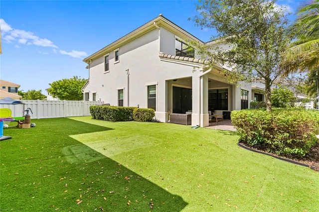 $829,900 | 3821 Northwest 87th Way, Coral Springs, FL 33065