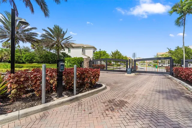 $829,900 | 3821 Northwest 87th Way, Coral Springs, FL 33065