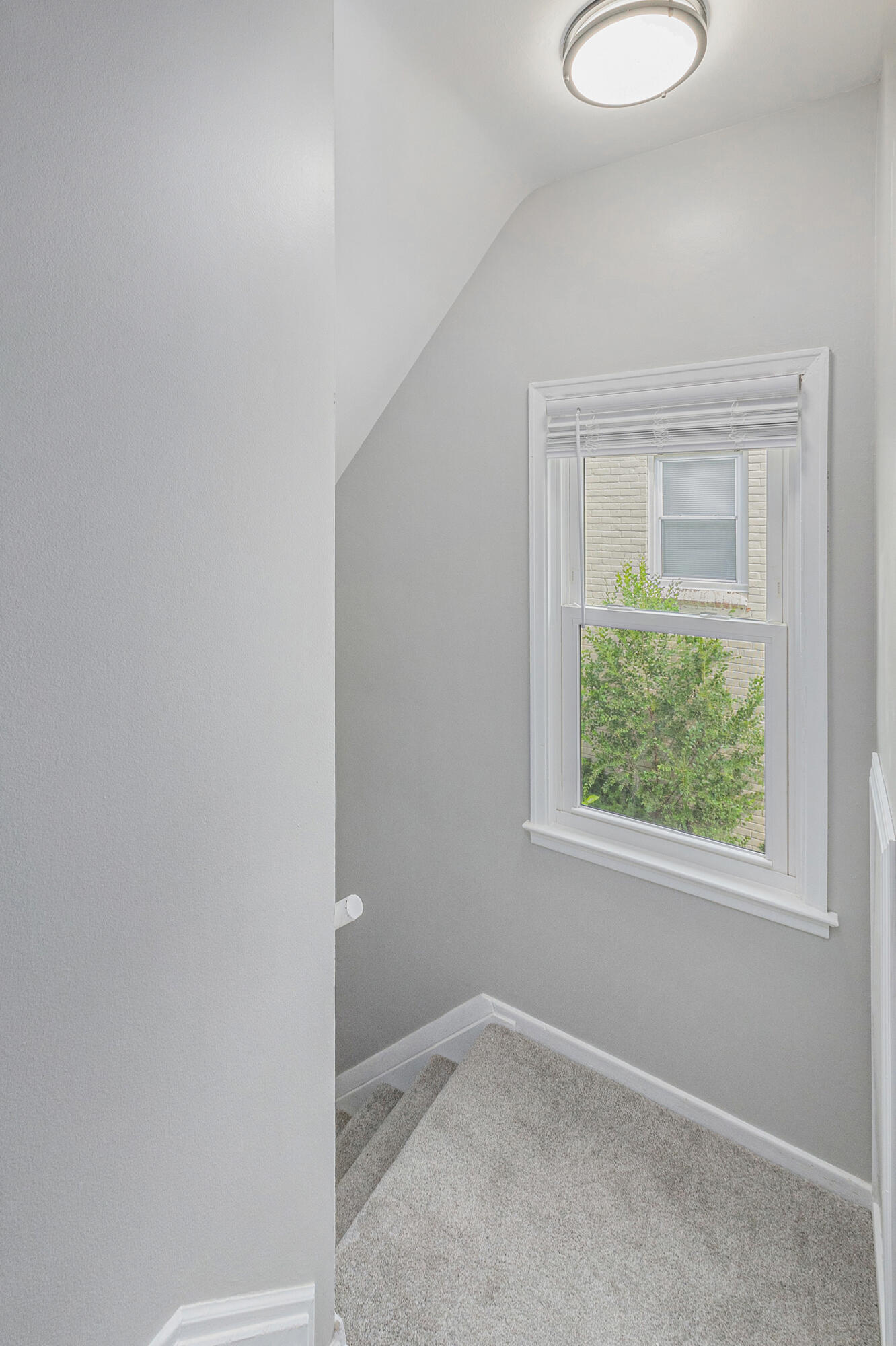1605 Bournemouth Road Grosse Pointe Woods, MI 48236 - Photo 15 of 32 025_gf_9896