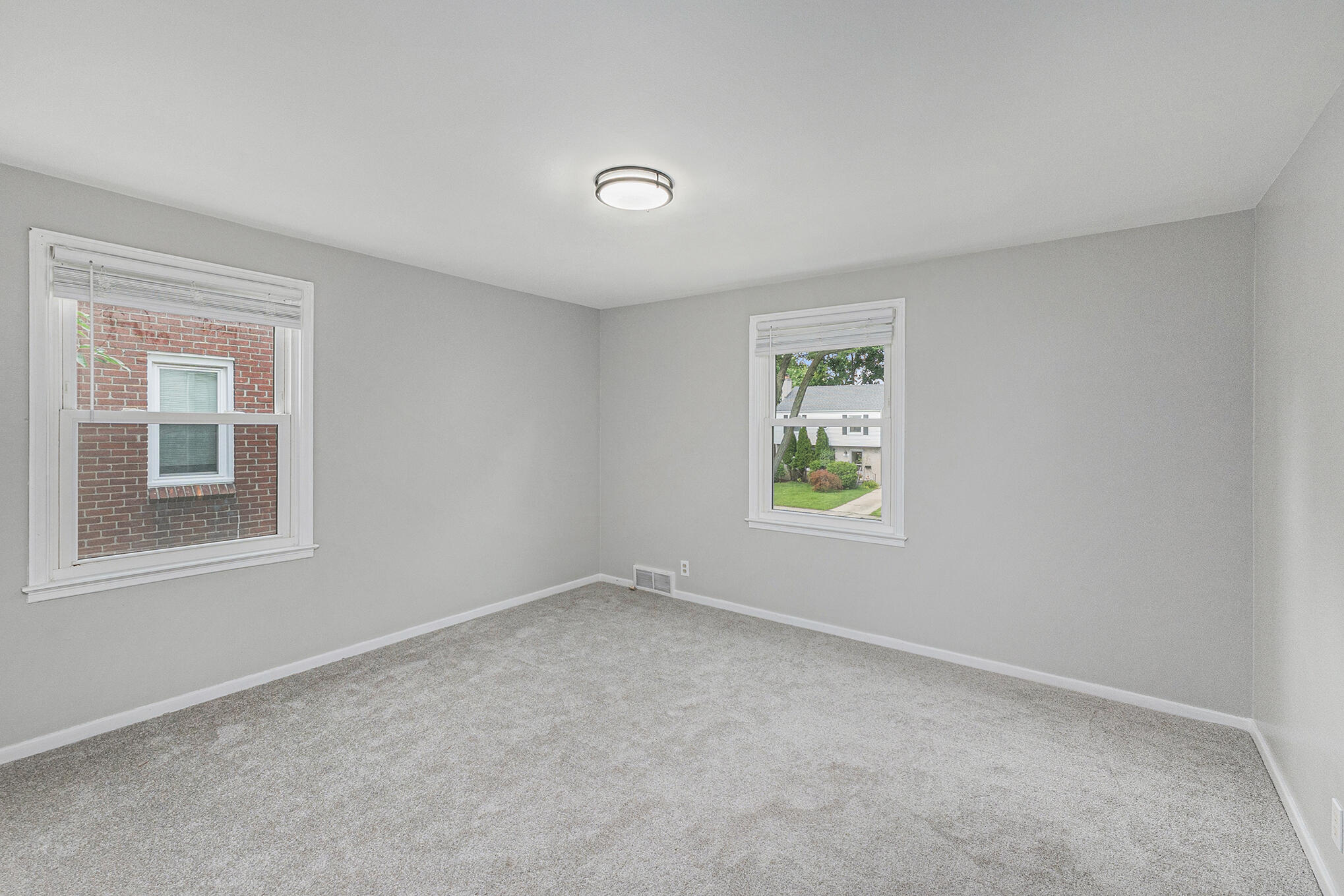 1605 Bournemouth Road Grosse Pointe Woods, MI 48236 - Photo 19 of 32 018_gf_9845