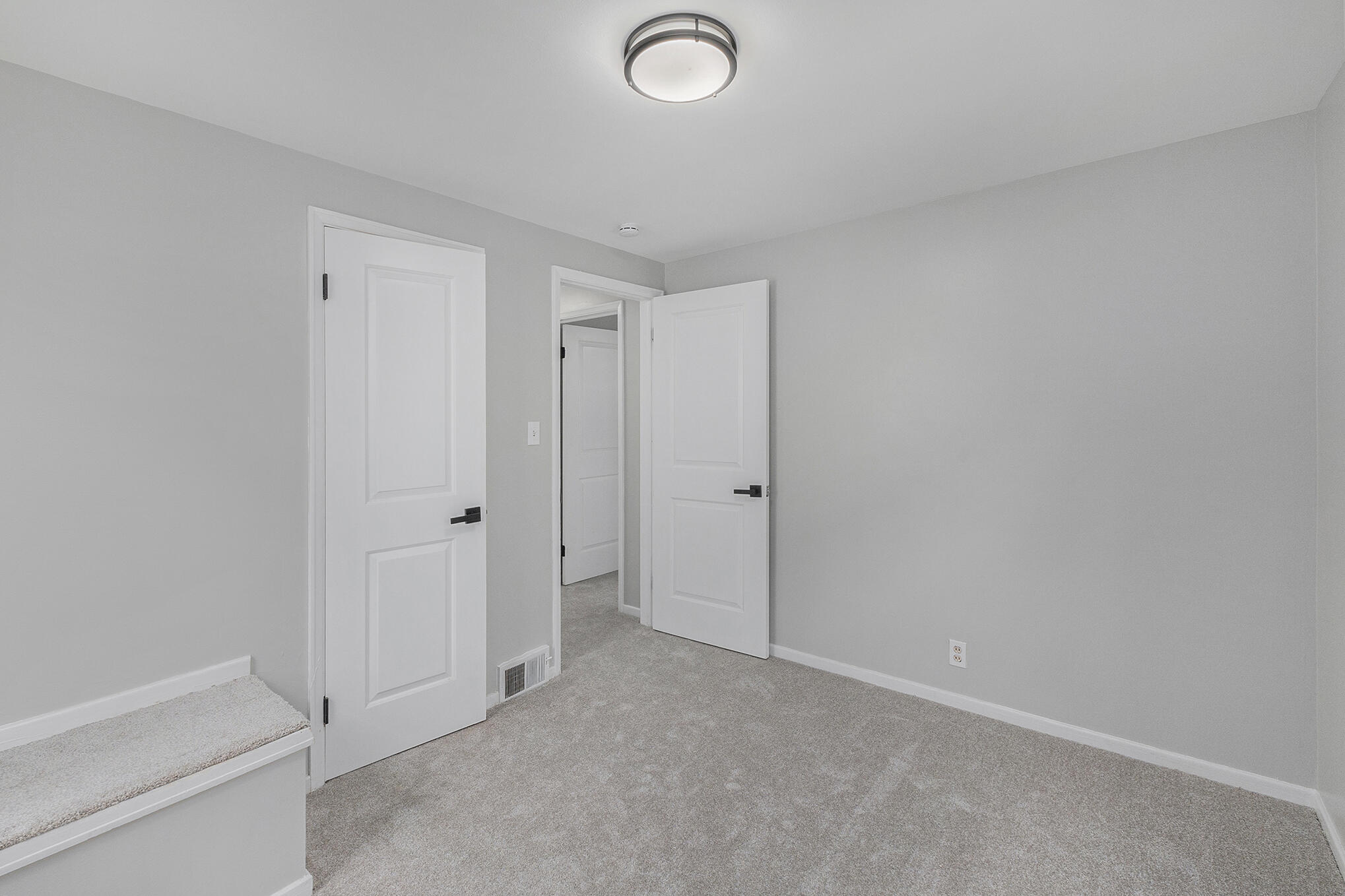 1605 Bournemouth Road Grosse Pointe Woods, MI 48236 - Photo 20 of 32 015_gf_9839
